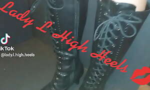 Sexy Lady L crush can with black boots {video short version)
