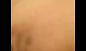 Metiendo la verga en una vagina jugosa - Chilena culona me la pone dura